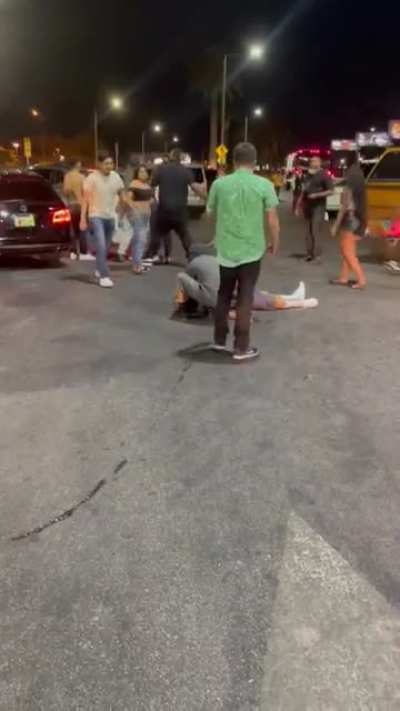 Brawl at the famous &ldquo;Welcome to Las Vegas&rdquo; sign ends in 2 brutal sucker-punch KO&rsquo;s and a head stomp.