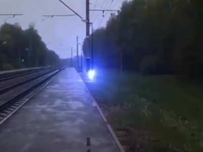Which one of you got the Thunderbolt irl?