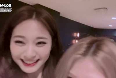 220329 - Sana kissing Tzuyu on her cheek (+Momo)