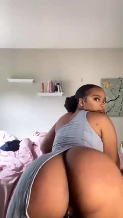 Booty hypnosis