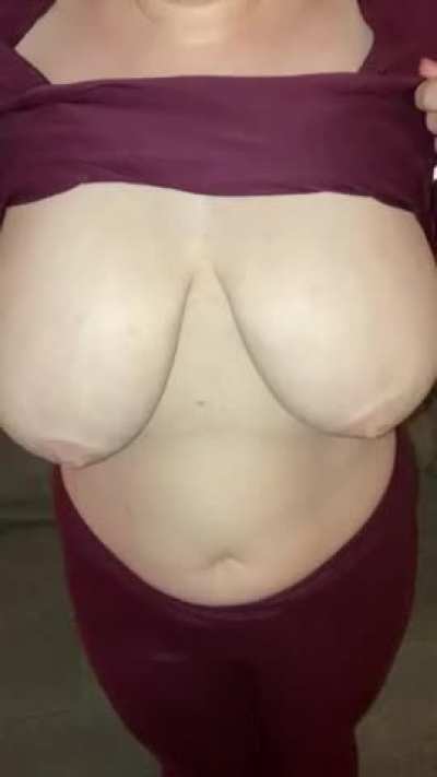 22yr redhead with triple d&rsquo;s 👩&zwj;🦰😈🍆💦 (OC)
