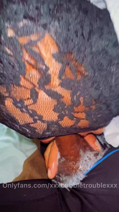 Eating that cum early in the AM 🙇🏻&zwj;♀️