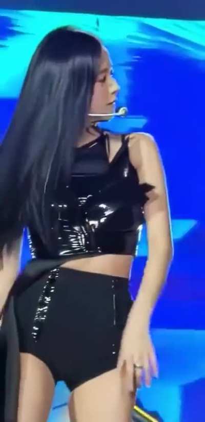 Kim Jisoo 😍