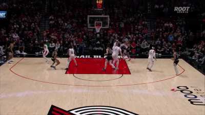 [Highlight] Blazers get out and run and Ant finishes with the full-speed two-hand slam