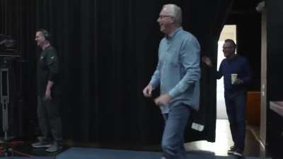 [Highlight] Chris Spielman finds out he&rsquo;s being inducted into the Lions Ring of Honor&hellip; by announcing he is