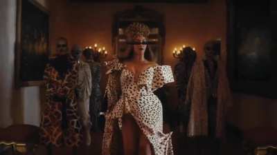 Since many users in this group have shared Beyonc&eacute; gifs these days, I also want to share with you my favorite Beyonc&eacute; gif, the gif in which for me, Beyonc&eacute; is at the height of her sensuality, I leave you below a video that I created it, let me know what y