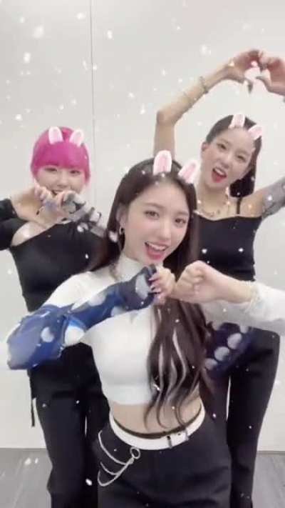 [220115] Yujin, Yeseo &amp;amp; Chaehyun TikTok update: Kep1er Rabbits🐰 O.O.O Challenge💕#ShowMeYourWADADA