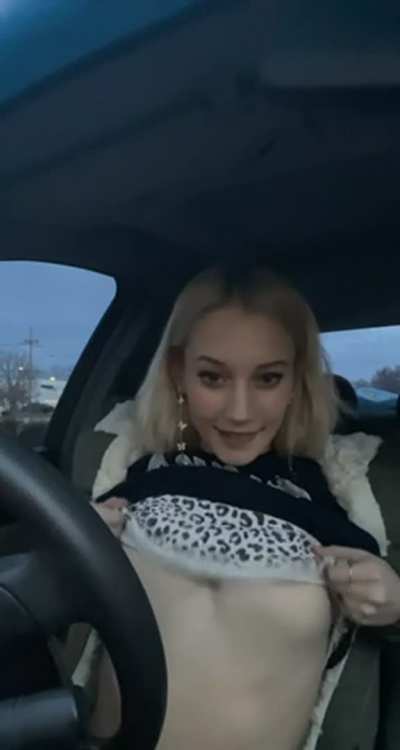 i love to be a slut in public, how do you like my titty drop? 😩