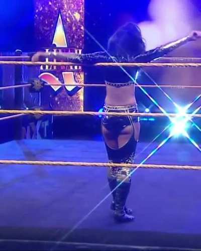Aliyah is so slept on with that tight ass body