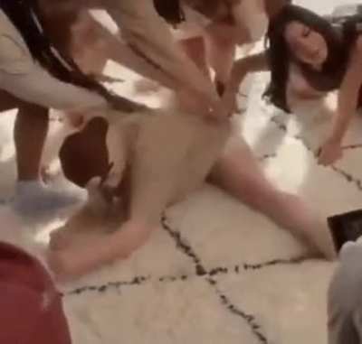 Is she twerking in a split here?