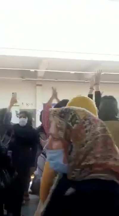 Iranian protesters chanting "Death to Islamic Republic"