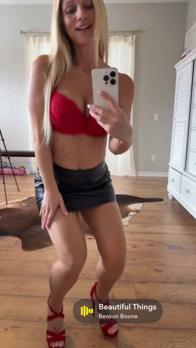 What I&rsquo;m wearing on my date night. No panties was his request. I love making your conference memorable.