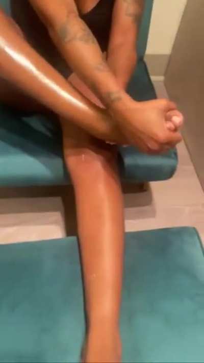 My Big Booty CoWorker does a foot collab with meâ¦Reddit boys get in the comments if you likeâ¦20 mins worth of this content going to my Fansly today! Happy 4th ðð«¶ð½ð¦¶ð½