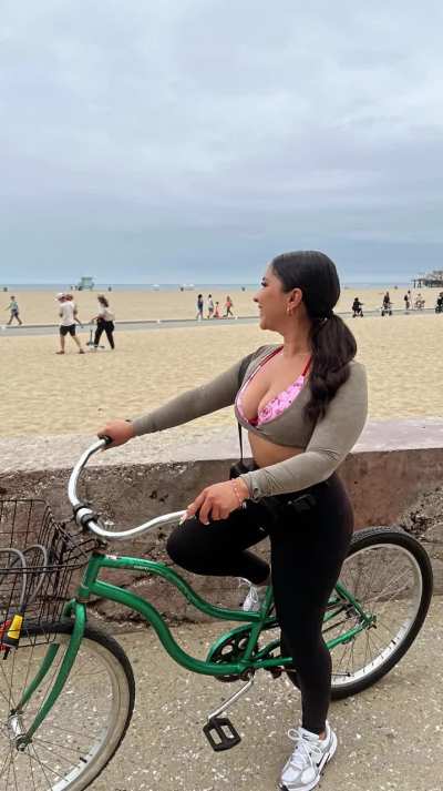 Fat tits