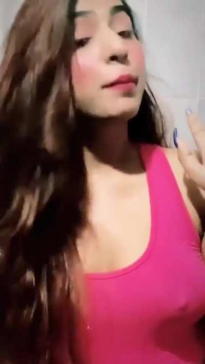 Queen of hard nipples