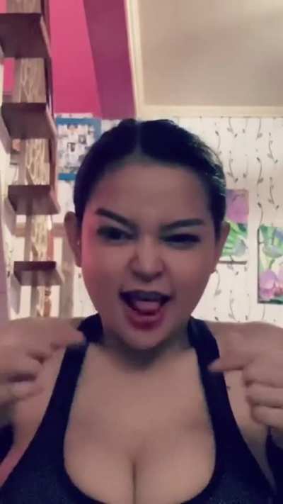 Xyriel Manabat