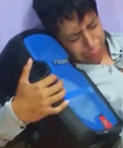 😢