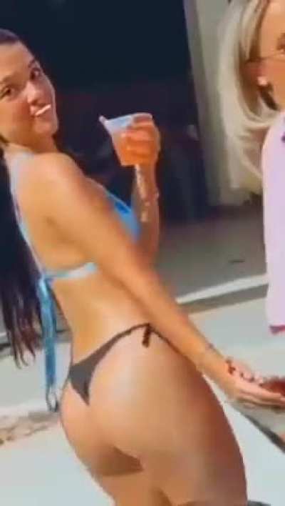 😘