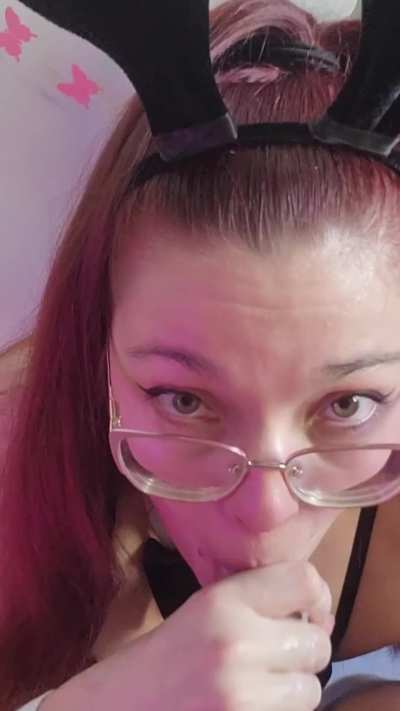 A mouth full of cum after a long BJ