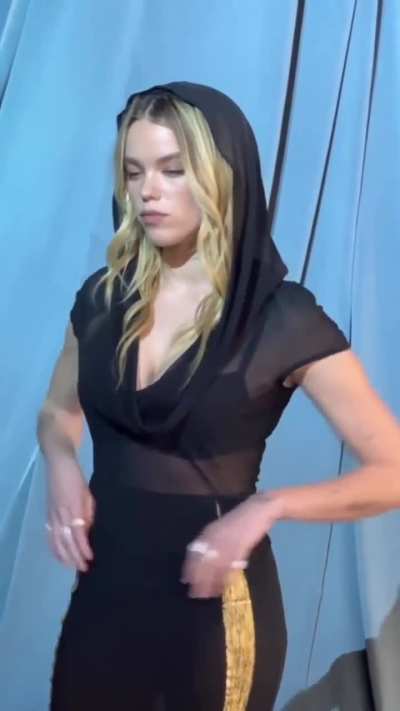 A video of her look at the 5th Annual Academy Museum Gala in Los Angeles | via inverse on IG reel | October 18, 2025