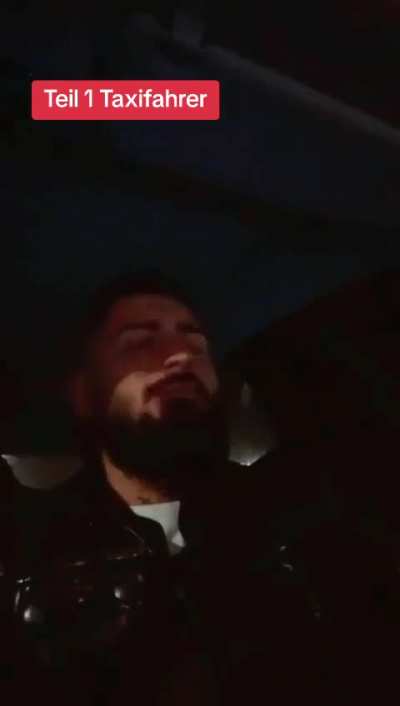 Nazi belästigt und beleidigt migrantischen Taxifahrer