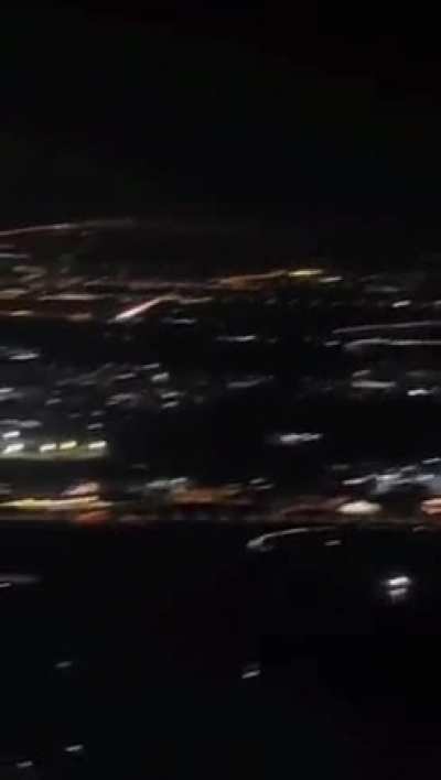 Object seen falling from the sky over Dubai in the UAE, filmed from the Burj Khalifa skyscraper in February 2023 (Credit: u/ITSsUNSHINEHansen)