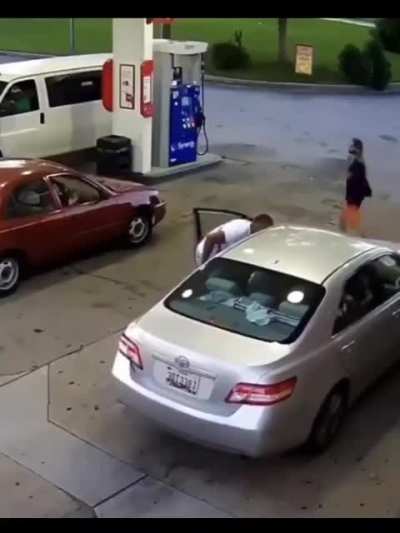 dude hooks off at woman and receives freedom seeds