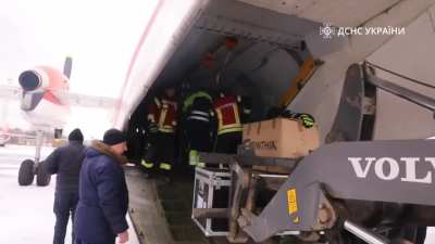 "From our own experience we know how important this is" .Ukrainian rescuers of the Mobile Rapid Response Rescue Centre, fire rescuers and medics deploy to help Turkey. 87 personnel, 18 units of equipment and 10 search and rescue dogs.