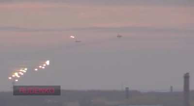 RU pov: A pair of Su-25 aircraft operating over Avdeevka (Avdiivka?), Donetsk