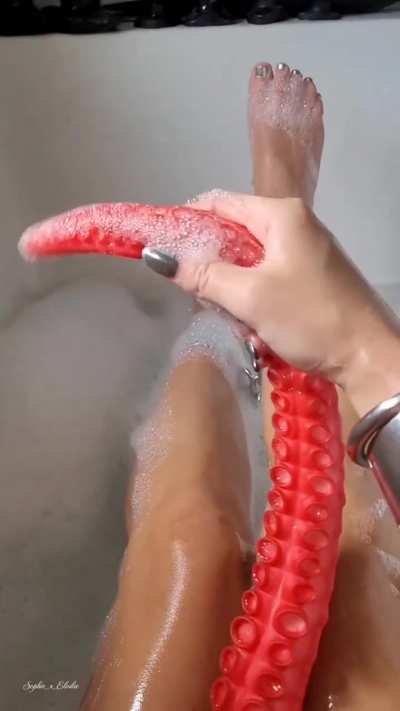 ALLA seems even more realistic in the water! Thanks SophieElodie video