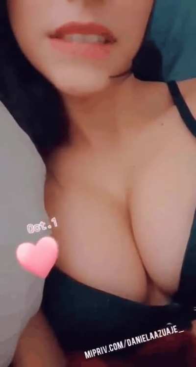 Daniela Azuaje enviando besos 😘