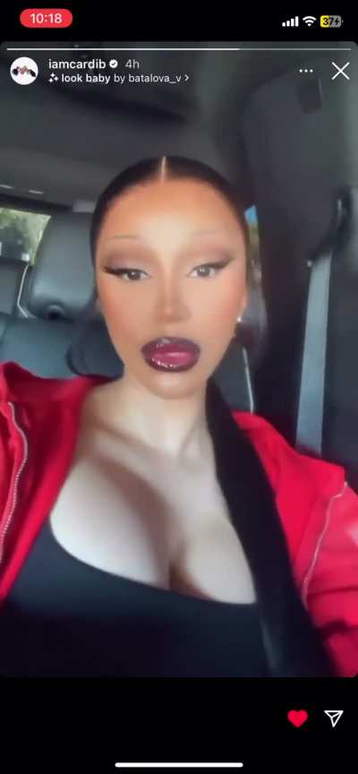 Cardi b juicy lip and boob🍒 tho😩🤤🤤