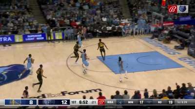 [Highlight] Ja Morant throws down the alley oop slam and gets the entire arena rocking