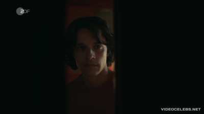 Marleen Lohse in "Bella Germania" S01E03 (2019)