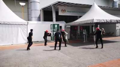 Joint Tactical Exercise between Immigration Department PASTAK, RMP LSF, Ministry of Health and Army at Illegal Immigrant's COVID-19 Quarantine Centre, MAEPs Serdang (27 May 2020).