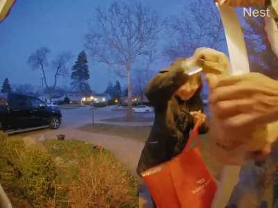 That&rsquo;s not how you deliver a pizza