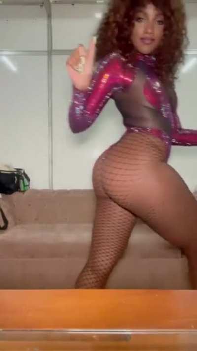 Iza *gostosaaaa*
