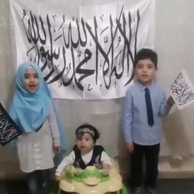 Bu ne amına koyim nasıl bir ailede yetişiyor bunlar