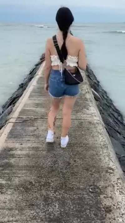 Always flash your husband on vacation [GIF]