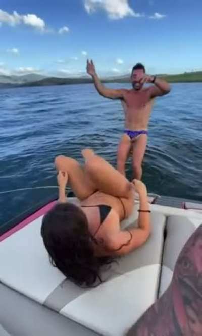 Boat quickie went wrong 🚤