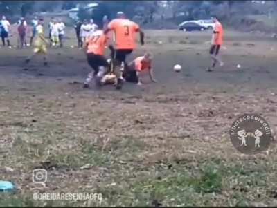 E a&iacute;, como foi a pelada do fim de semana? 