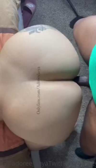 Throwin that ass