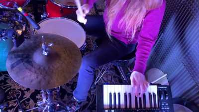 Playing 'FFVII - Victory Fanfare' on Drums and Keyboard at the same time!