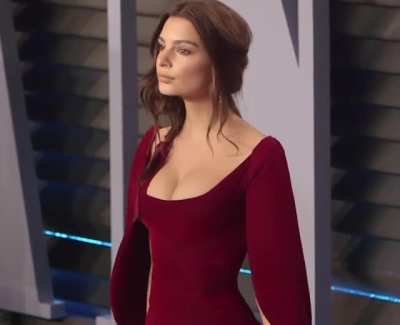 Emily Ratajkowski