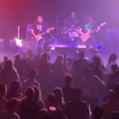 Live music is back!!! 😅