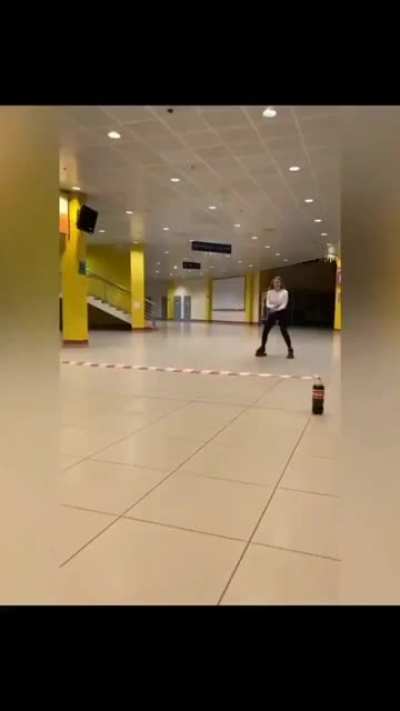 А за кадром голый ты лежишь, и начинается съёмка для PH😁