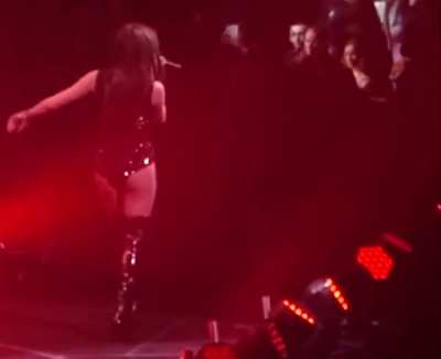 Hailee Steinfeld in Concert