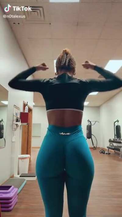 👀 the view from the back 🍑