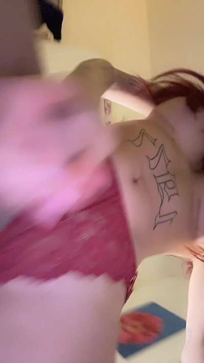 who wants to take care of my girlcock ? 🫣