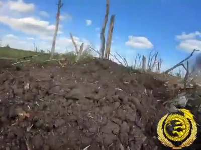 UA POV: "Chosen Company" (foreign volunteers) of the 59th Motorized Brigade got behind the Russian lines and waited for friendlies to push the Russians towards them. 2 Russians run towards the cameraman, 1 is killed. Video was released on Twitter to wish 